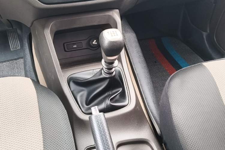 Used Wuling Hongguang 2019 1.5L S Comfort Edition China VI LAR Gear Lever
