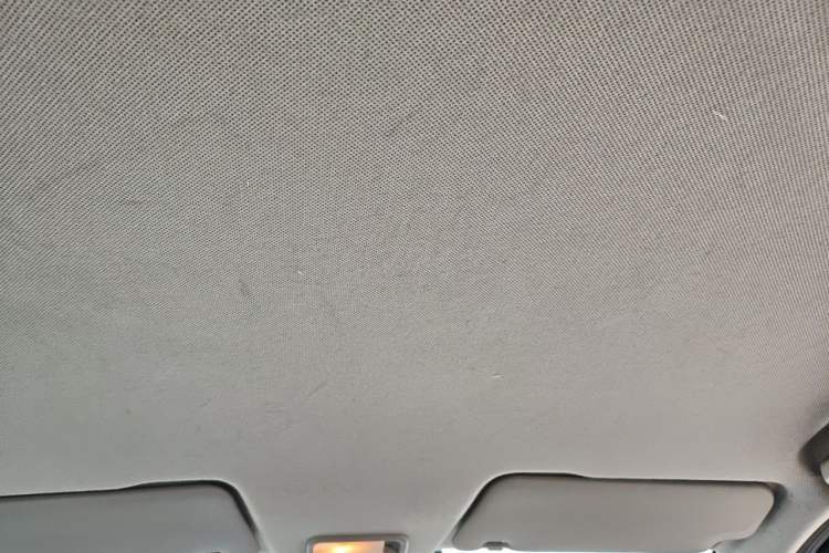 Used Wuling Hongguang 2019 1.5L S Basic Version China VI Standard LAR Headliner
