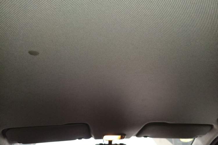 Used Wuling Hongguang 2019 1.5L S Basic Version China VI Standard LAR Headliner