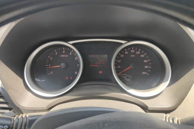 Used Wuling Hongguang 2019 1.5L S Standard Version China VI LAR Instrument Cluster