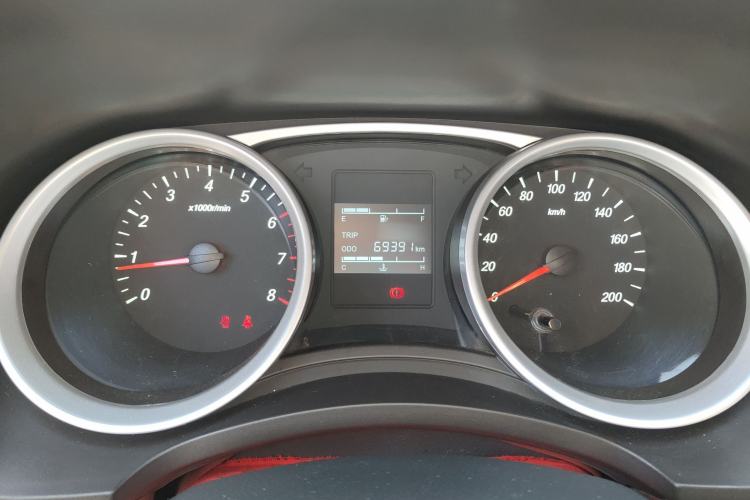 Used Wuling Hongguang 2019 1.5L S Comfort Edition China VI LAR Instrument Cluster