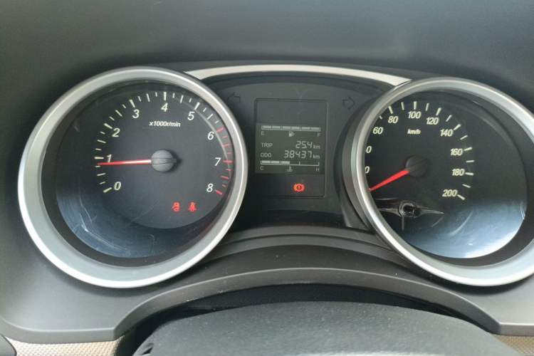 Used Wuling Hongguang 2019 1.5L S Comfort Edition China VI LAR Instrument Cluster