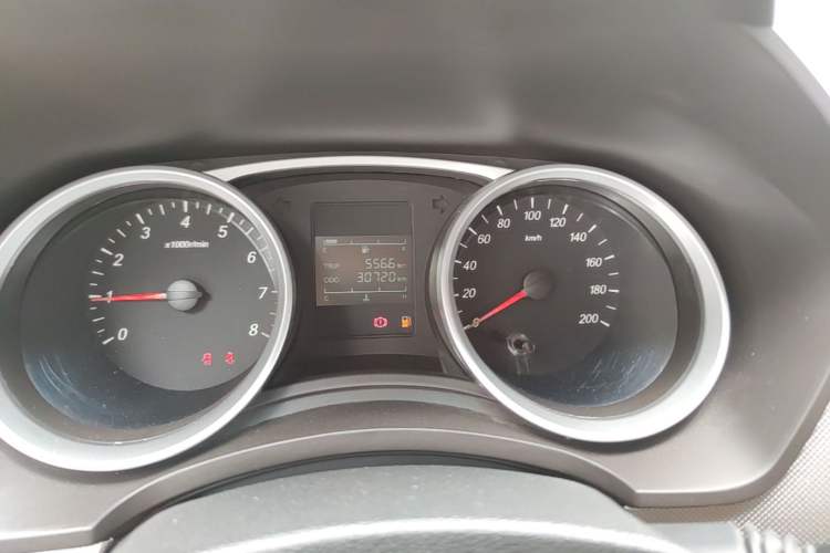 Used Wuling Hongguang 2019 1.5L S Comfort Edition China VI LAR Instrument Cluster