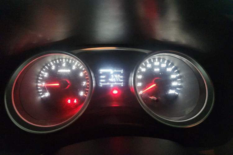 Used Wuling Hongguang 2019 1.5L S Comfort Edition China VI LAR Instrument Cluster