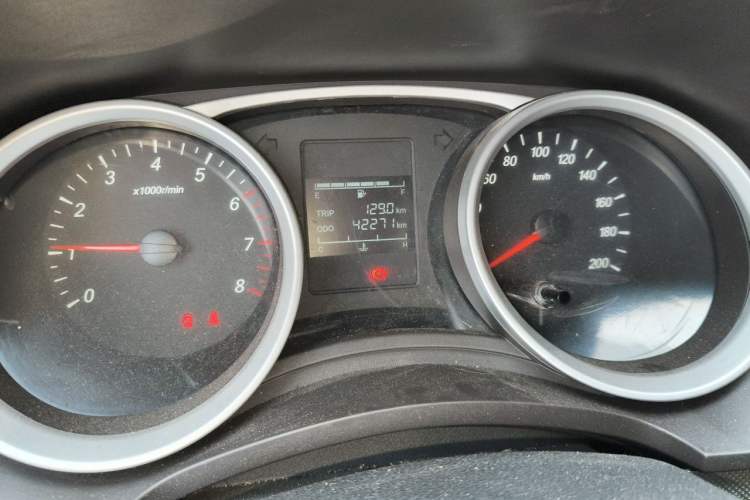 Used Wuling Hongguang 2019 1.5L S Comfort Edition China VI LAR Instrument Cluster
