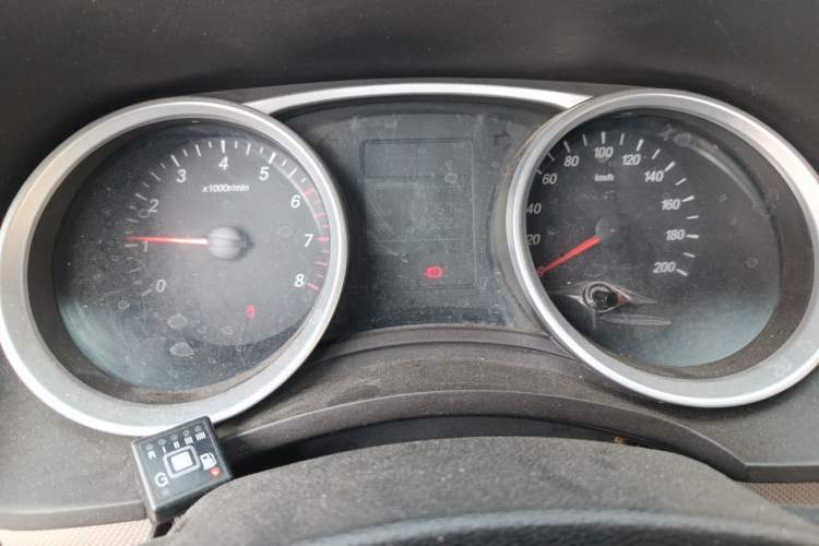 Used Wuling Hongguang 2019 1.5L S Comfort Edition China VI LAR Instrument Cluster