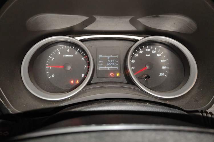 Used Wuling Hongguang 2019 1.5L S Comfort Edition China VI LAR Instrument Cluster