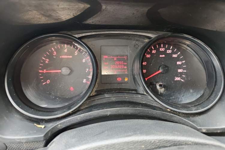 Used Wuling Hongguang 2019 1.5L S Basic Version China VI Standard LAR Instrument Cluster