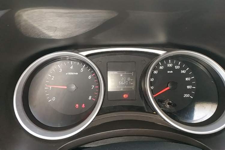 Used Wuling Hongguang 2019 1.5L S Comfort Edition China VI LAR Instrument Cluster