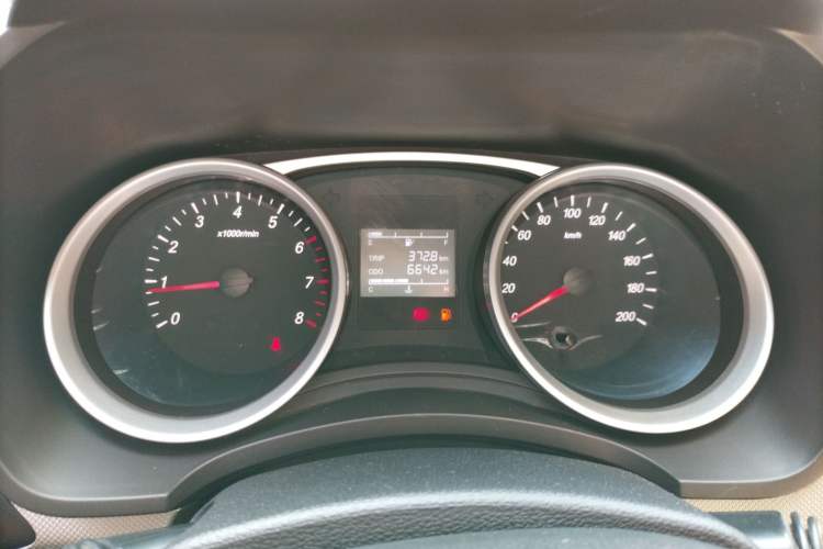 Used Wuling Hongguang 2019 1.5L S Comfort Edition China VI LAR Instrument Cluster