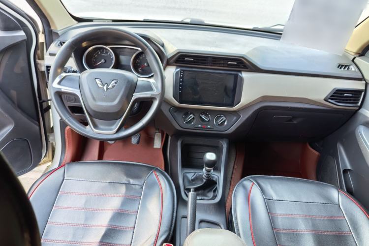 Used Wuling Hongguang 2019 1.5L S Standard Version China VI LAR Interior 2