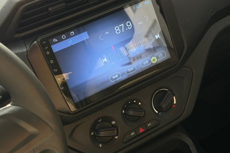 Used Wuling Hongguang 2019 1.5L S Basic Version China VI Standard LAR Interior 3