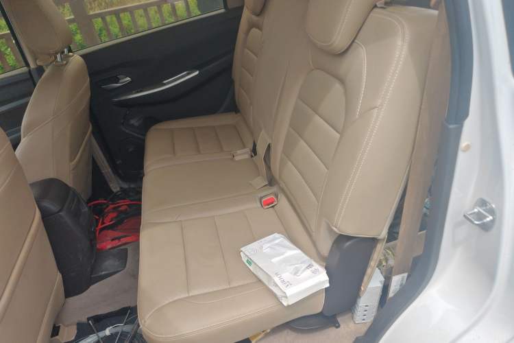 Used Wuling Hongguang 2019 1.5L S Comfort Edition China VI LAR Interior 4