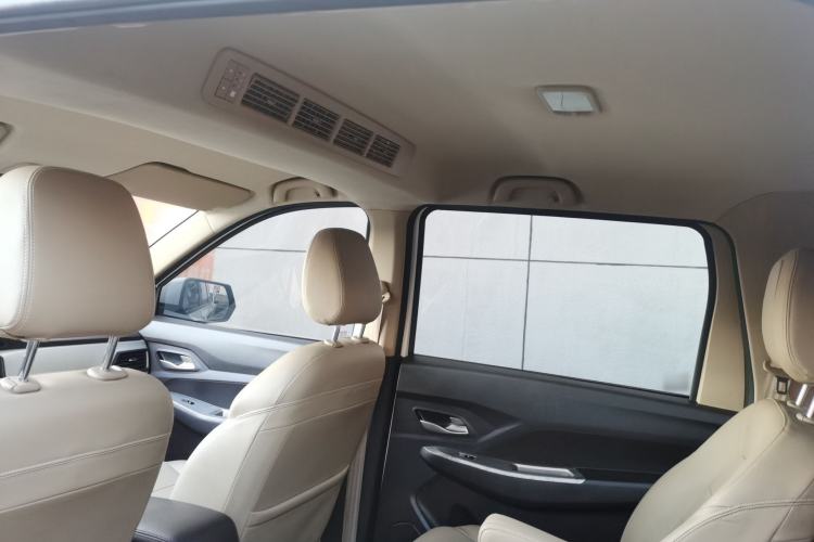 Used Wuling Hongguang 2019 1.5L S Comfort Edition China VI LAR Interior 5