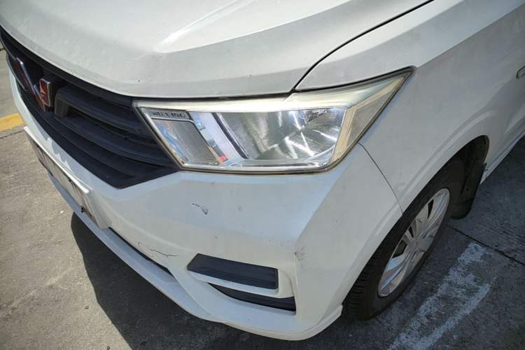 Used Wuling Hongguang 2019 1.5L S Basic Version China VI Standard LAR Left Front Headlight