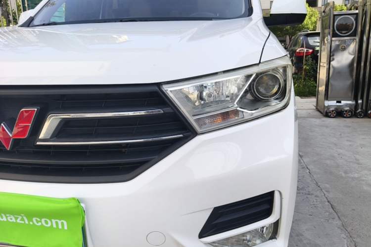 Used Wuling Hongguang 2019 1.5L S Comfort Edition China VI LAR Left Front Headlight