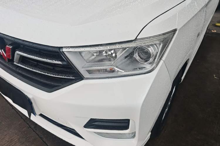 Used Wuling Hongguang 2019 1.5L S Comfort Edition China VI LAR Left Front Headlight