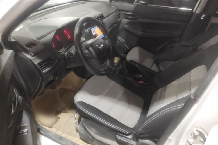 Used Wuling Hongguang 2019 1.5L S Basic Version China VI Standard LAR Left Front Seat