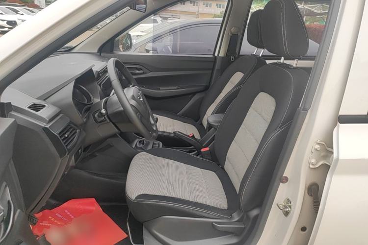 Used Wuling Hongguang 2019 1.5L S Basic Version China VI Standard LAR Left Front Seat