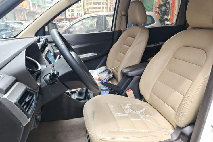 Used Wuling Hongguang 2019 1.5L S Basic Version China VI Standard LAR Left Front Seat