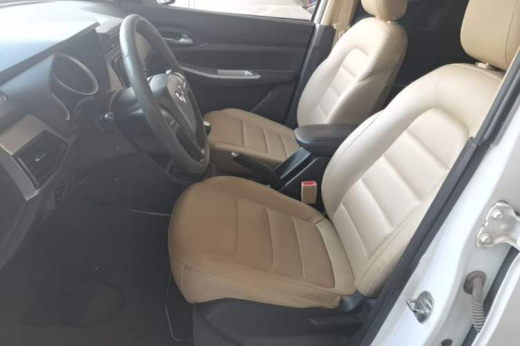 Used Wuling Hongguang 2019 1.5L S Comfort Edition China VI LAR Left Front Seat