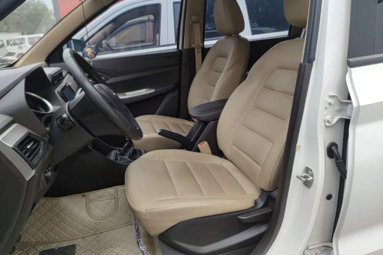 Used Wuling Hongguang 2019 1.5L S Comfort Edition China VI LAR Left Front Seat