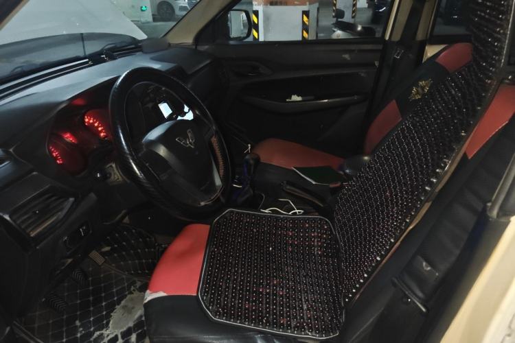 Used Wuling Hongguang 2019 1.5L S Basic Version China VI Standard LAR Left Front Seat