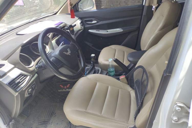 Used Wuling Hongguang 2019 1.5L S Comfort Edition China VI LAR Left Front Seat