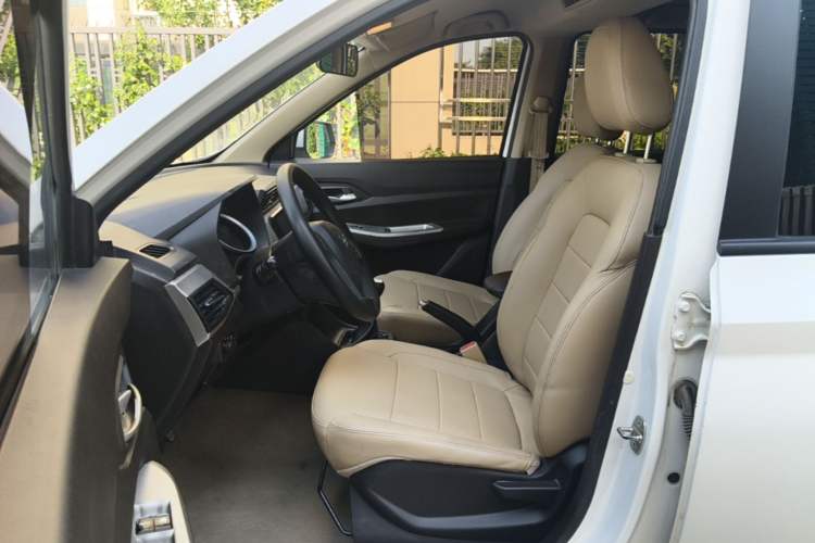 Used Wuling Hongguang 2019 1.5L S Comfort Edition China VI LAR Left Front Seat