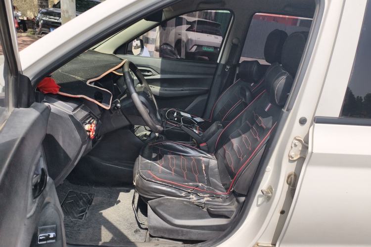 Used Wuling Hongguang 2019 1.5L S Basic Version China VI Standard LAR Left Front Seat