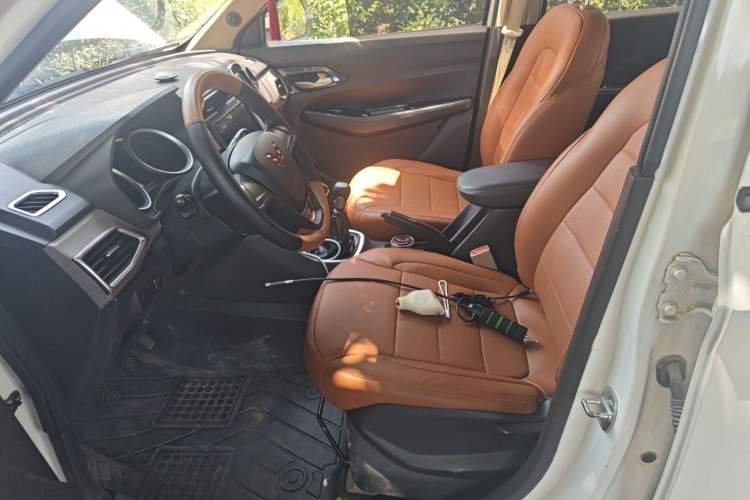 Used Wuling Hongguang 2019 1.5L S Standard Version China VI LAR Left Front Seat