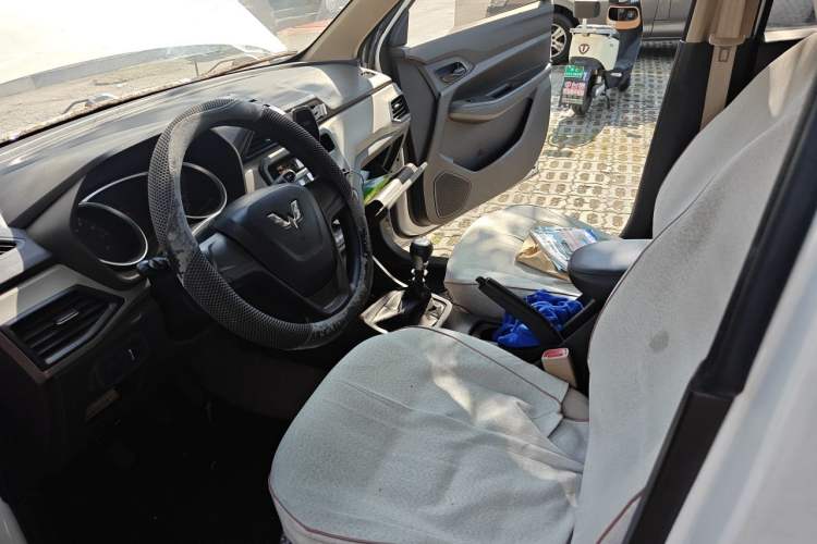 Used Wuling Hongguang 2019 1.5L S Standard Version China VI LAR Left Front Seat