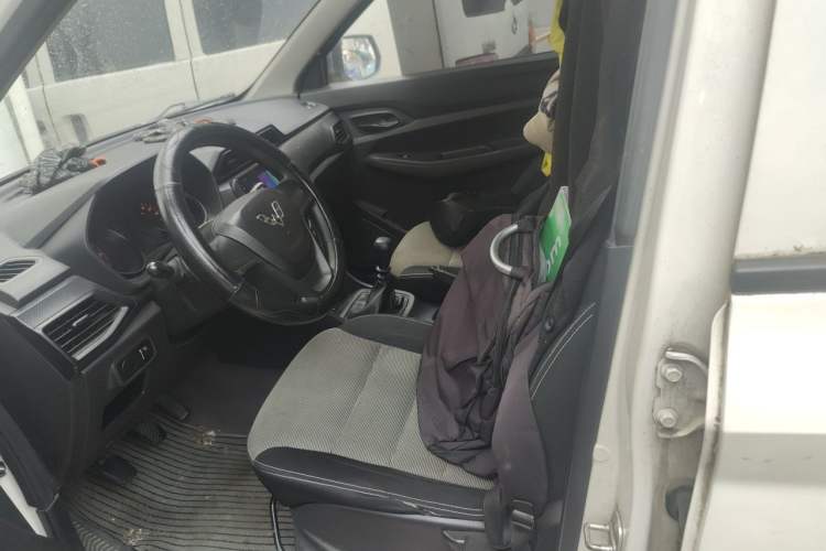 Used Wuling Hongguang 2019 1.5L S Basic Version China VI Standard LAR Left Front Seat