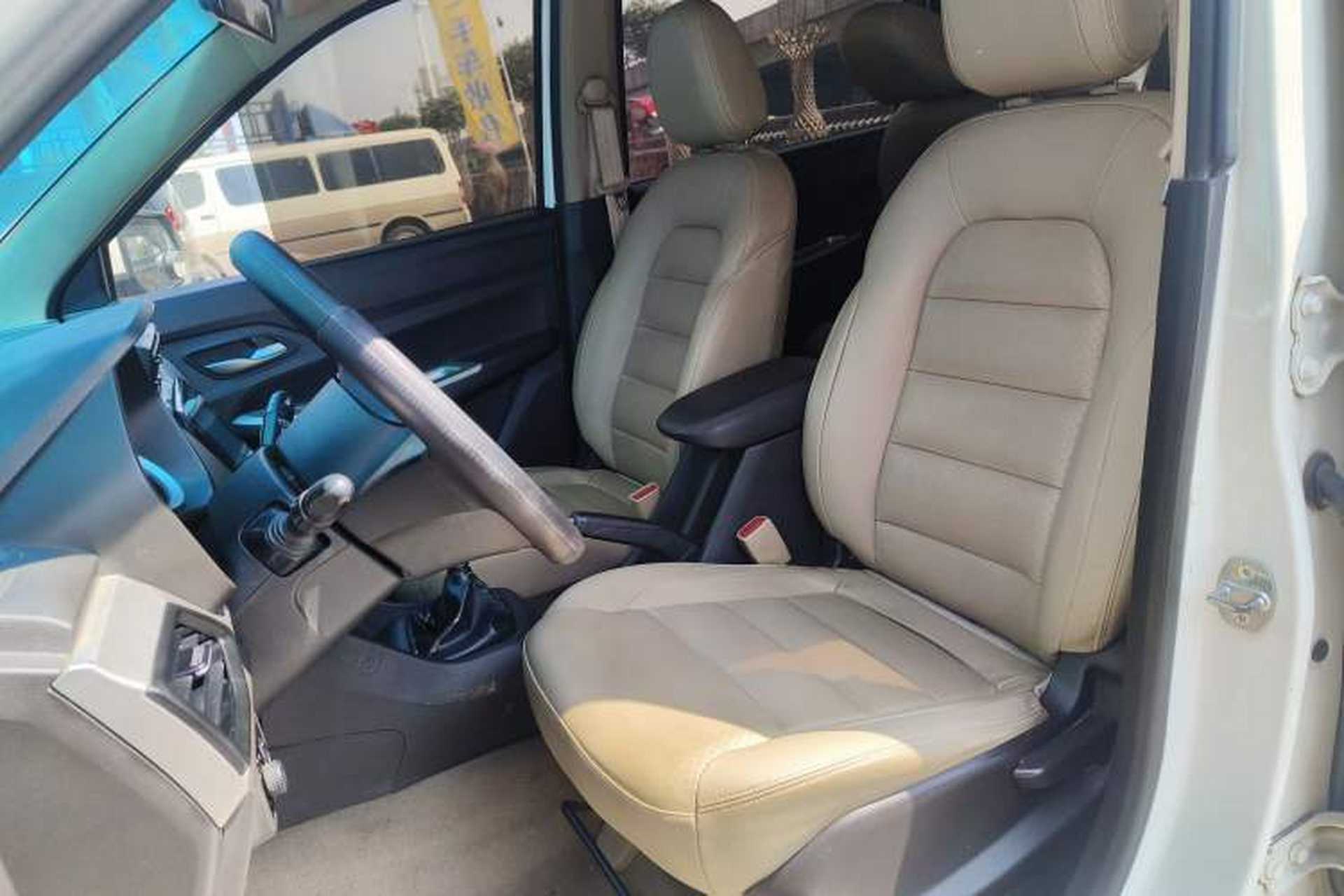 Used Wuling Hongguang 2019 1.5L S Comfort Edition China VI LAR Left Front Seat