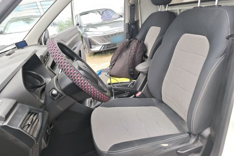 Used Wuling Hongguang 2019 1.5L S Basic Window-Sealed Vehicle China VI LAR Left Front Seat