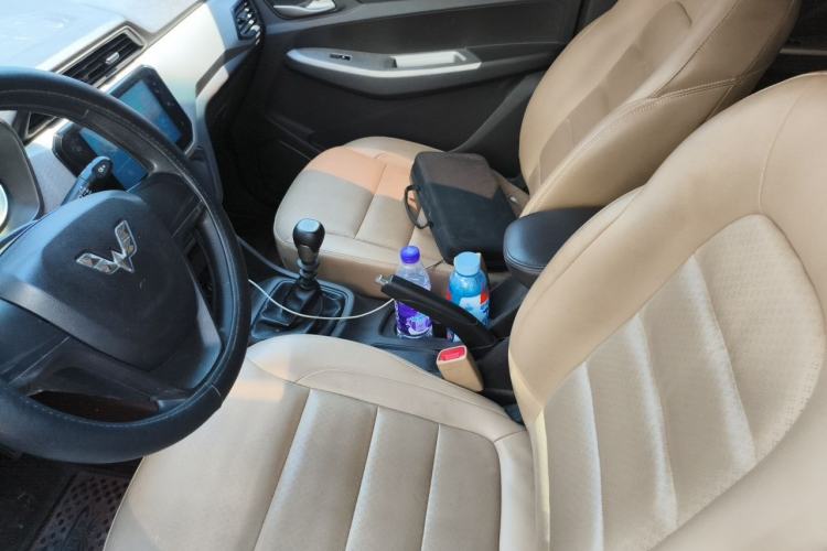 Used Wuling Hongguang 2019 1.5L S Comfort Edition China VI LAR Left Front Seat