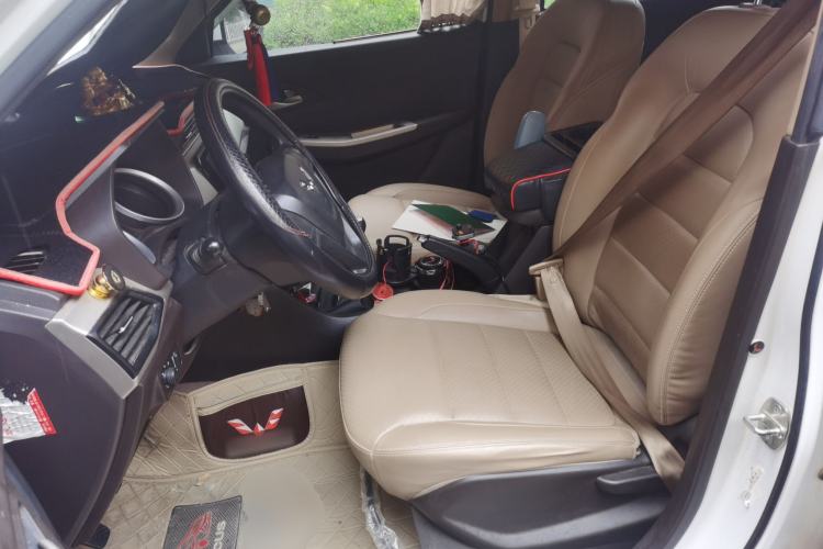 Used Wuling Hongguang 2019 1.5L S Comfort Edition China VI LAR Left Front Seat