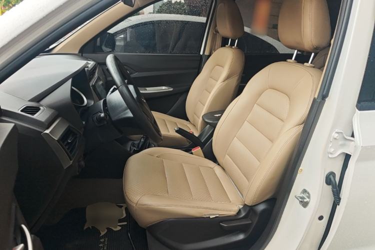 Used Wuling Hongguang 2019 1.5L S Comfort Edition China VI LAR Left Front Seat