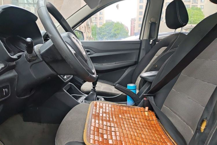 Used Wuling Hongguang 2019 1.5L S Basic Version China VI Standard LAR Left Front Seat