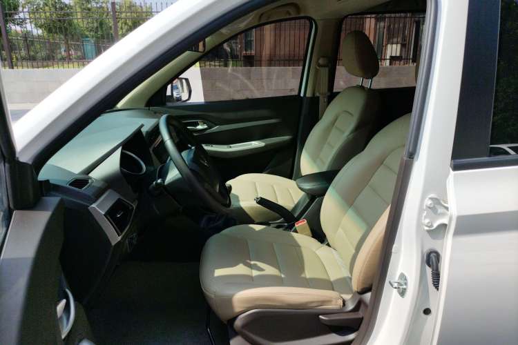 Used Wuling Hongguang 2019 1.5L S Comfort Edition China VI LAR Left Front Seat