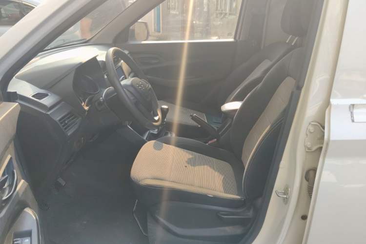 Used Wuling Hongguang 2019 1.5L S Basic Window-Sealed Vehicle China VI LAR Left Front Seat