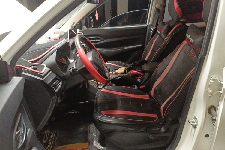 Used Wuling Hongguang 2019 1.5L S Basic Version China VI Standard LAR Left Front Seat