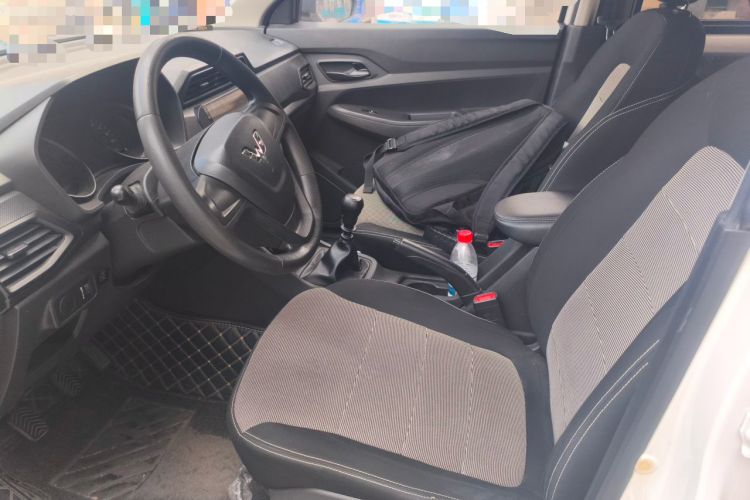 Used Wuling Hongguang 2019 1.5L S Basic Version China VI Standard LAR Left Front Seat