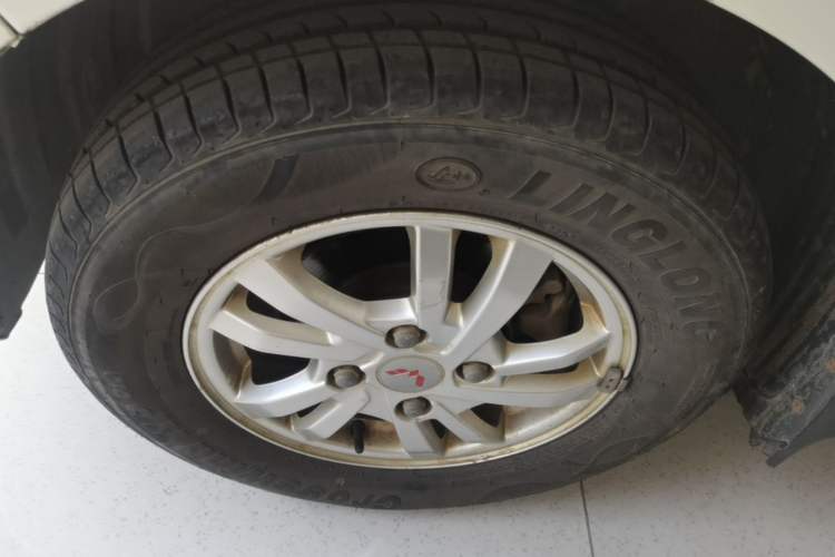 Used Wuling Hongguang 2019 1.5L S Comfort Edition China VI LAR Left Front Wheel Hub