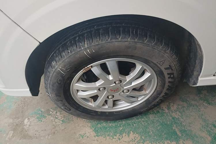 Used Wuling Hongguang 2019 1.5L S Standard Version China VI LAR Left Front Wheel Hub