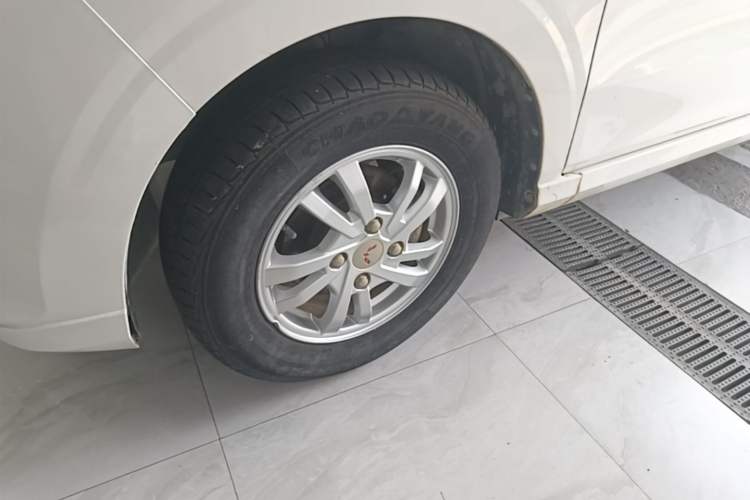 Used Wuling Hongguang 2019 1.5L S Standard Version China VI LAR Left Front Wheel Hub