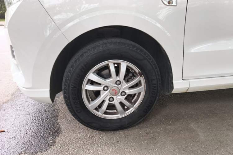 Used Wuling Hongguang 2019 1.5L S Comfort Edition China VI LAR Left Front Wheel Hub