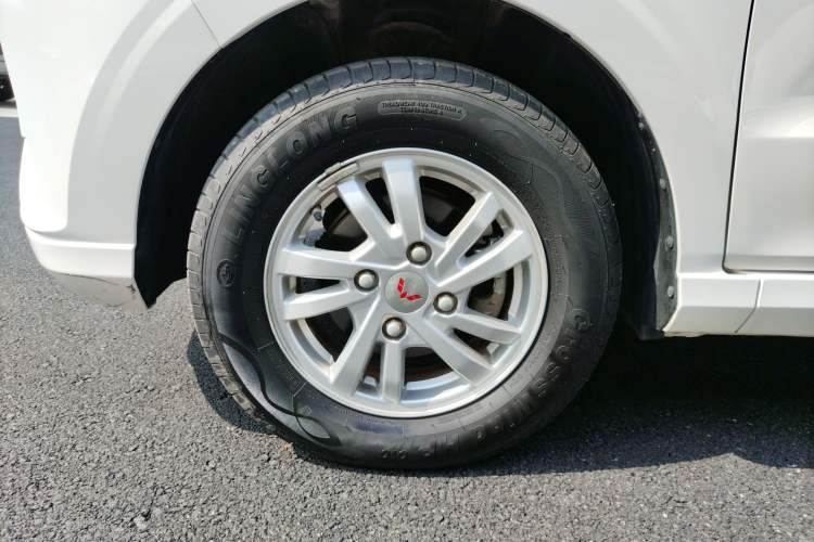 Used Wuling Hongguang 2019 1.5L S Comfort Edition China VI LAR Left Front Wheel Hub