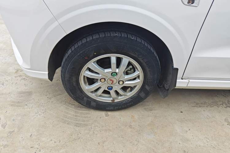 Used Wuling Hongguang 2019 1.5L S Standard Version China VI LAR Left Front Wheel Hub