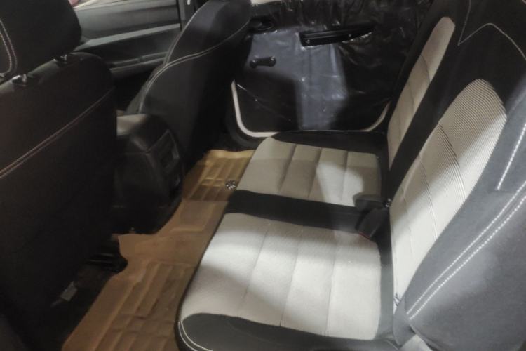 Used Wuling Hongguang 2019 1.5L S Basic Version China VI Standard LAR Left Rear Seat